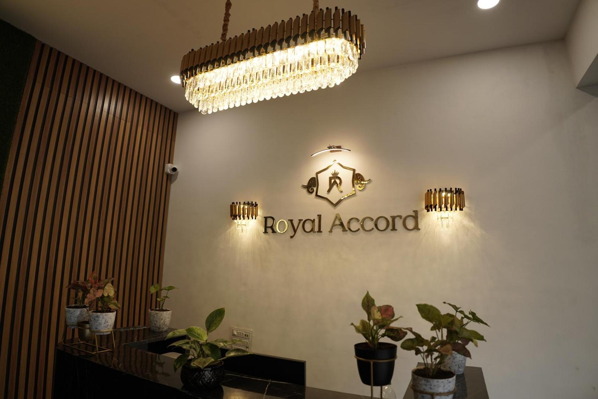 Hotel Royal Accord Сурат Экстерьер фото
