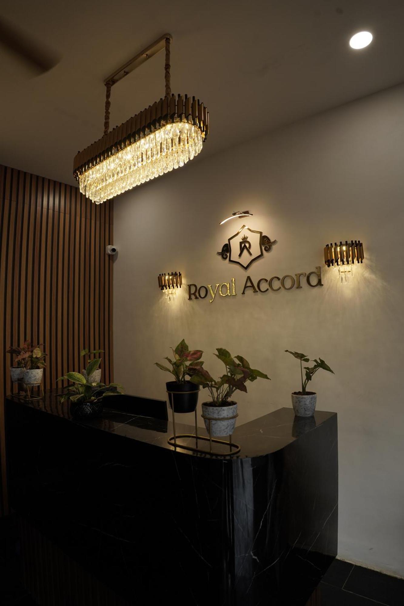 Hotel Royal Accord Сурат Экстерьер фото